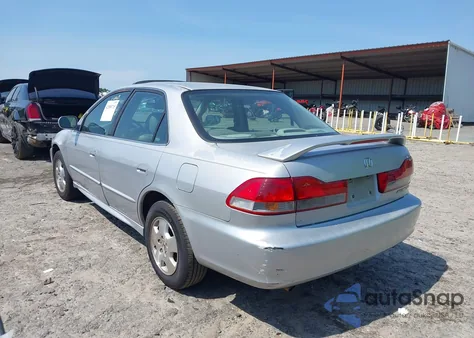 2001 Honda Accord 3.0 Ex z USA, uszkodzony, nr VIN 1HGCG16531A086287